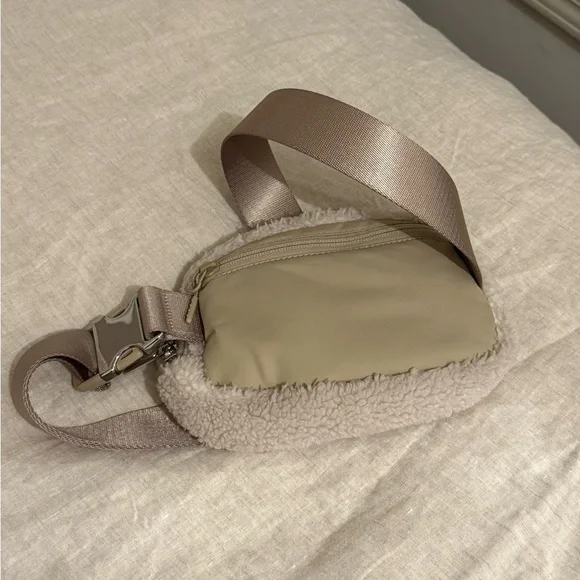 lululemon athletica White Sherpa Crossbody Bag - Picture 5 of 5